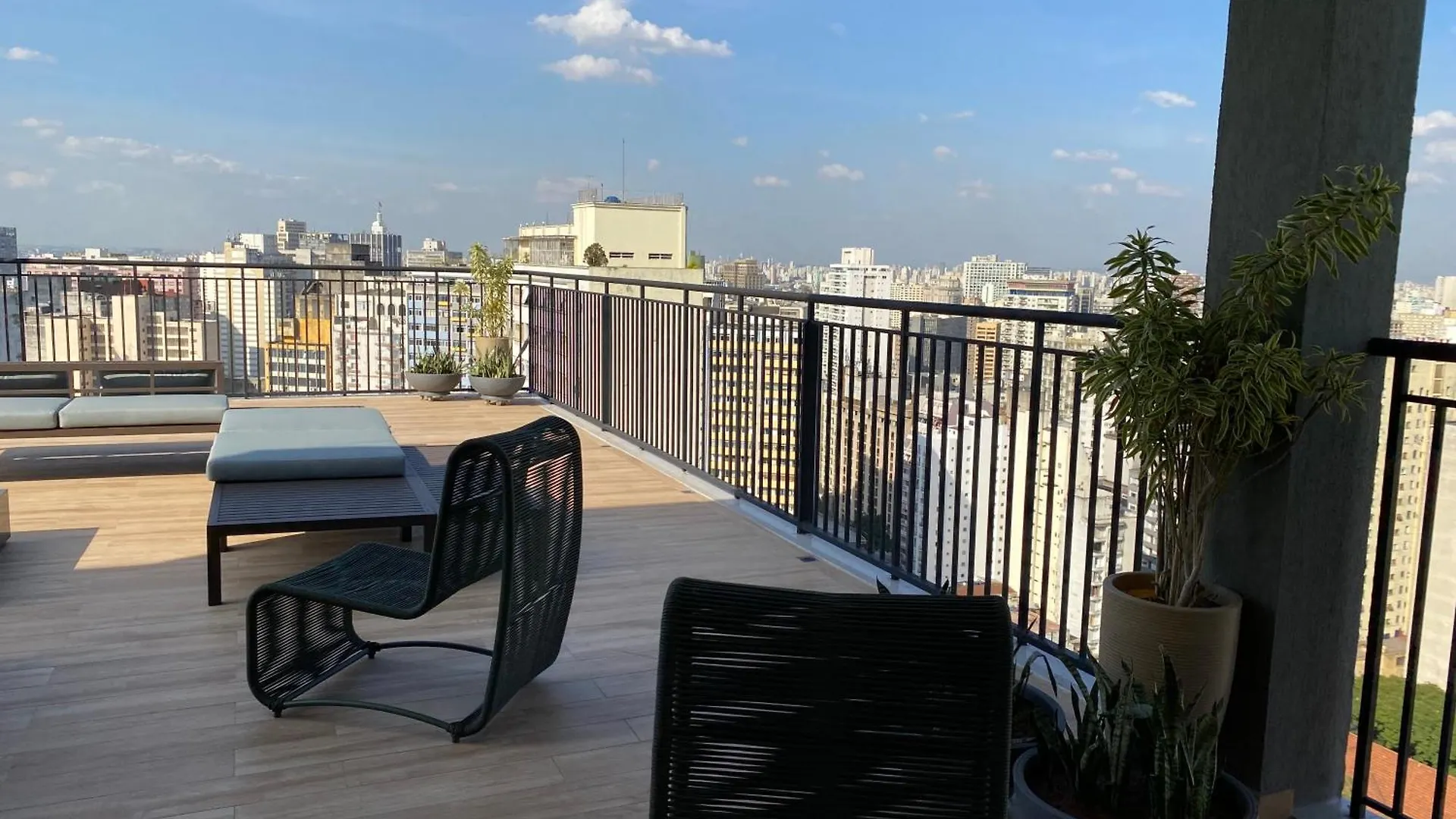 アパート Studio Em Frente Ao Pq Augusta 300 M Do Metro E Universidade Mackenzie サンパウロ ブラジル